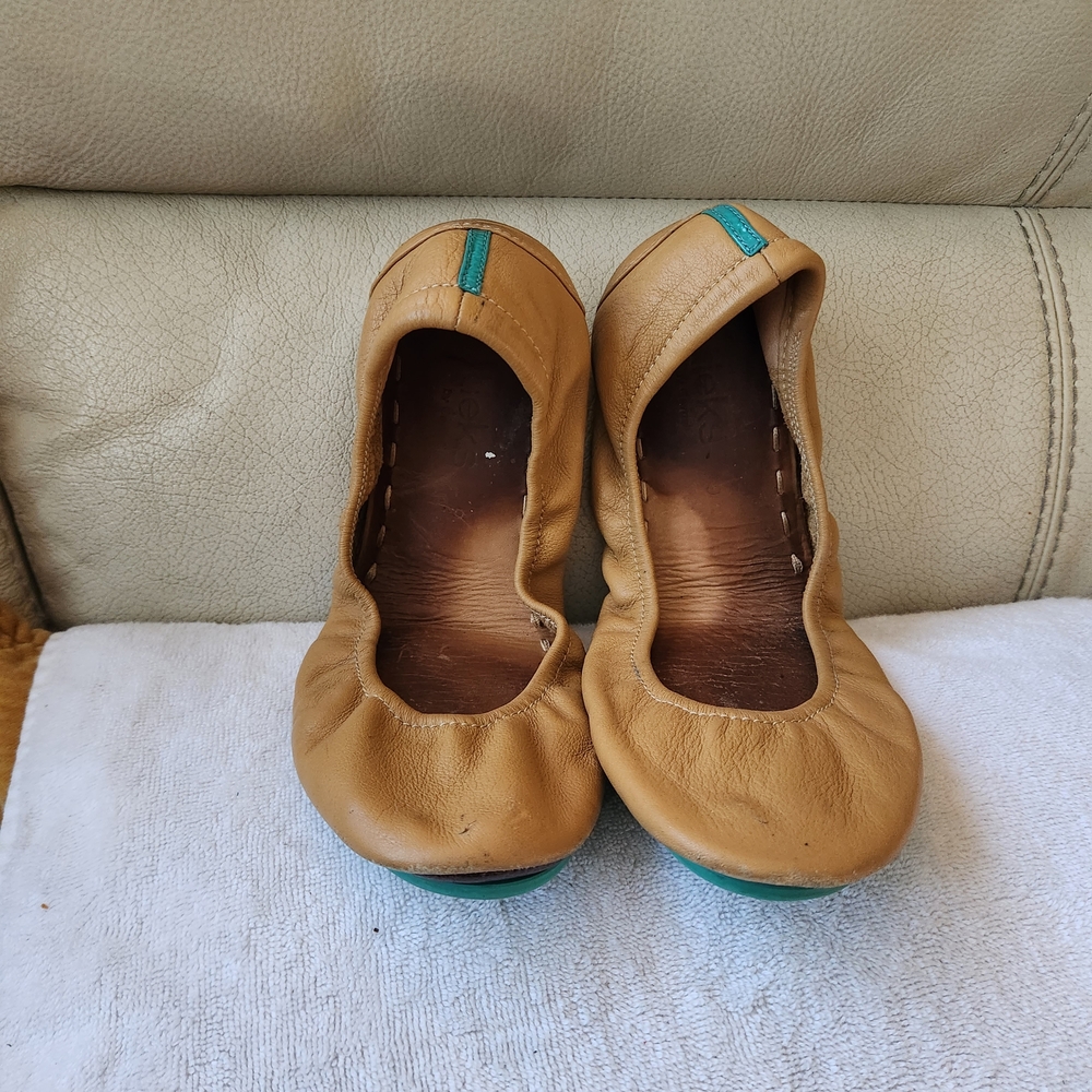 Tieks Tan Leather Flats with Teal Accents